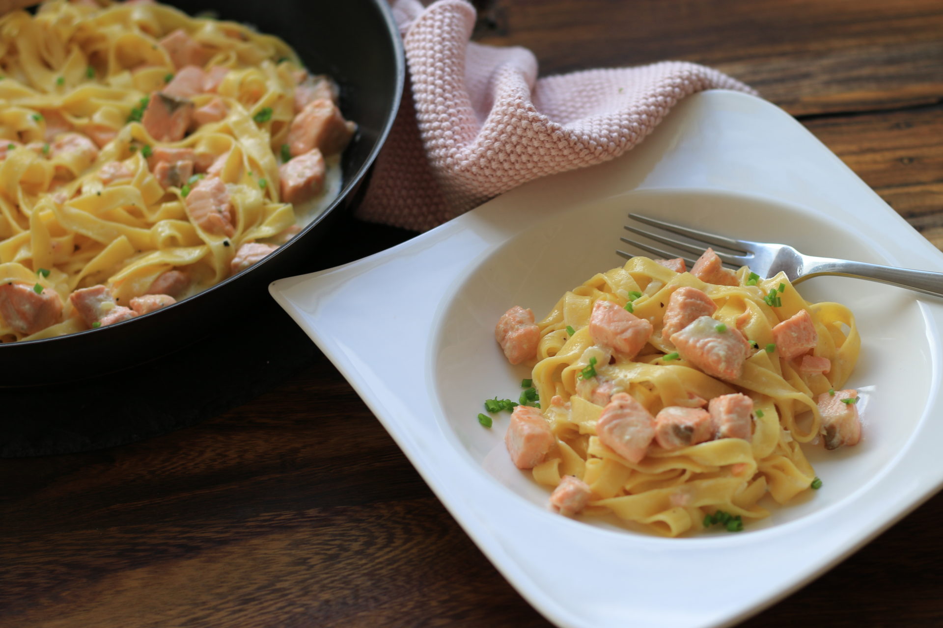 Tagliatelle fresca al Salmone / Tagliatelle mit Lachssoße